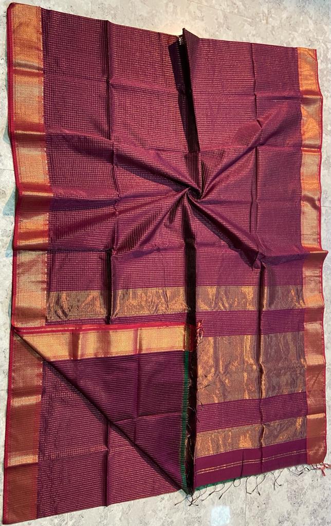 Handloom Maheshwari Silk Saree With Blouse.