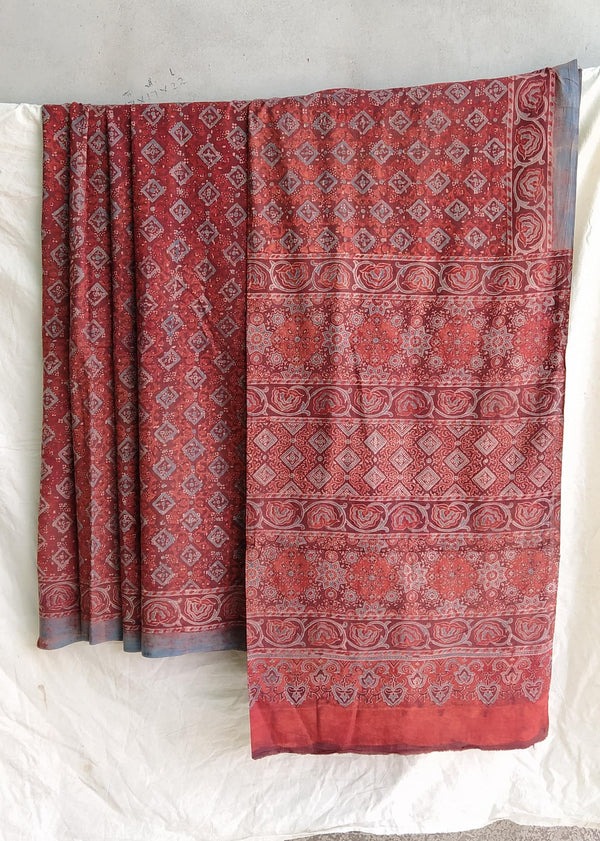 Pure Mul Cotton Saree With Azrak Print With Blouse.