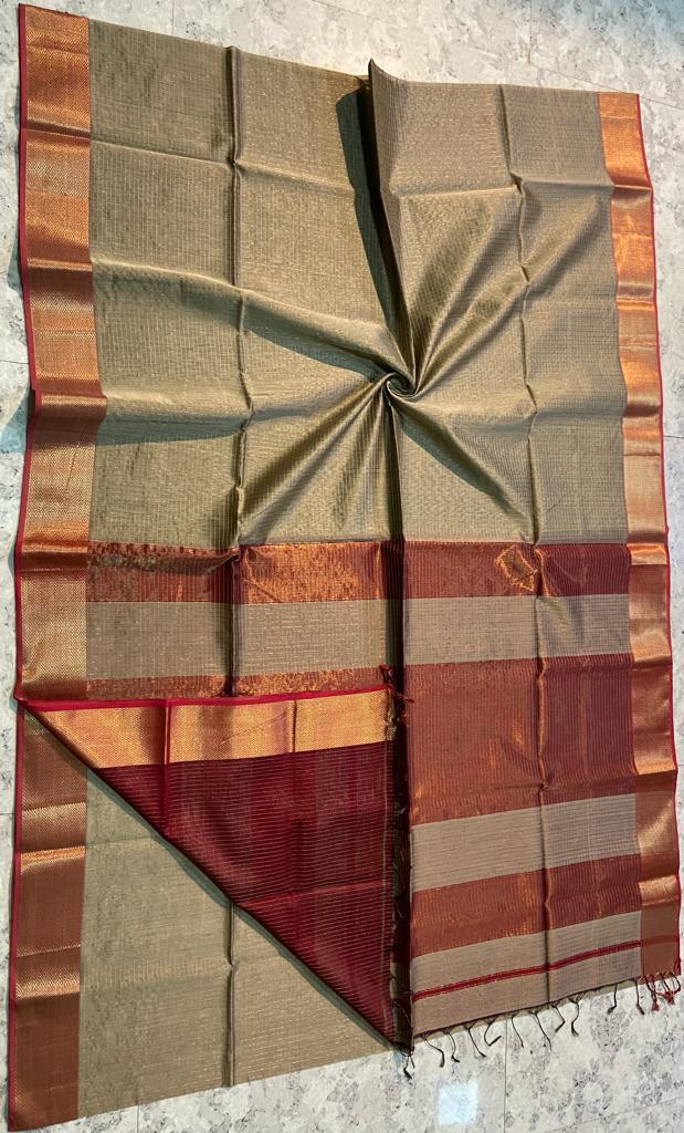 Handloom Maheshwari Silk Saree With Blouse.