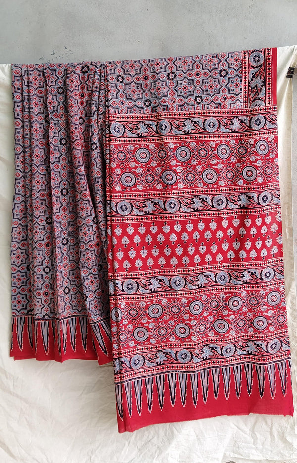 Pure Mul Cotton Saree With Azrak Print With Blouse.