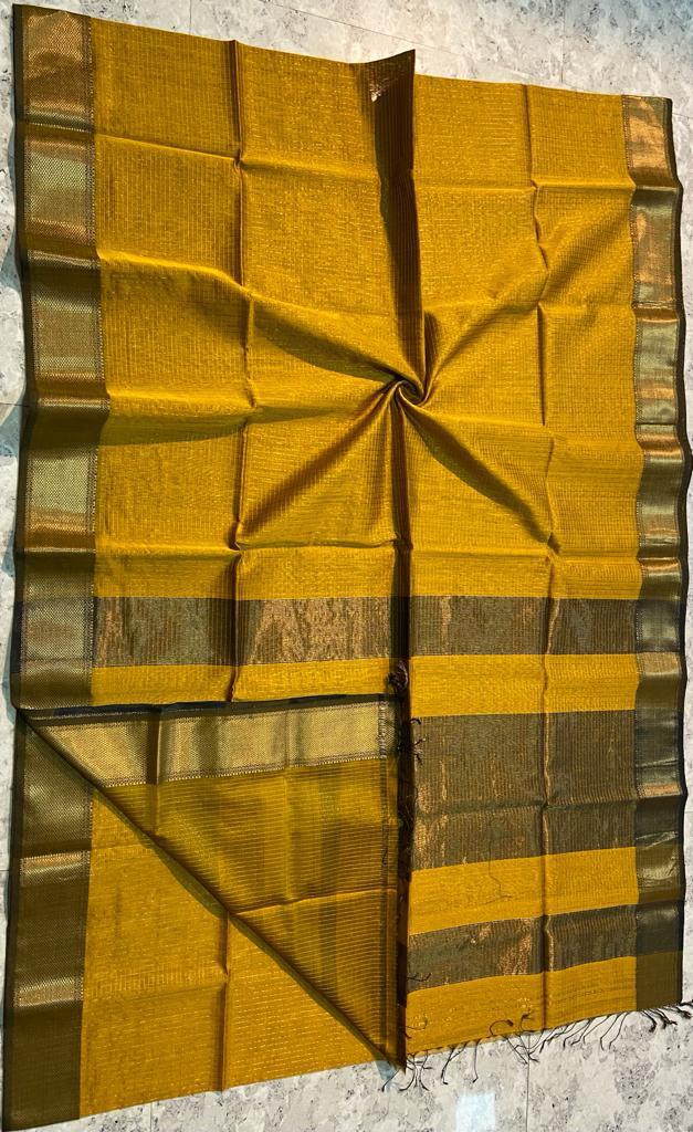 Handloom Maheshwari Silk Saree With Blouse.