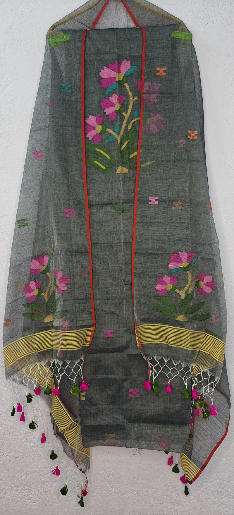 Pure Maslin Jamdani Weaved unstitched suit.