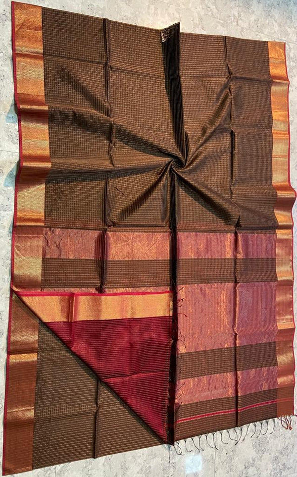 Handloom Maheshwari Silk Saree With Blouse.