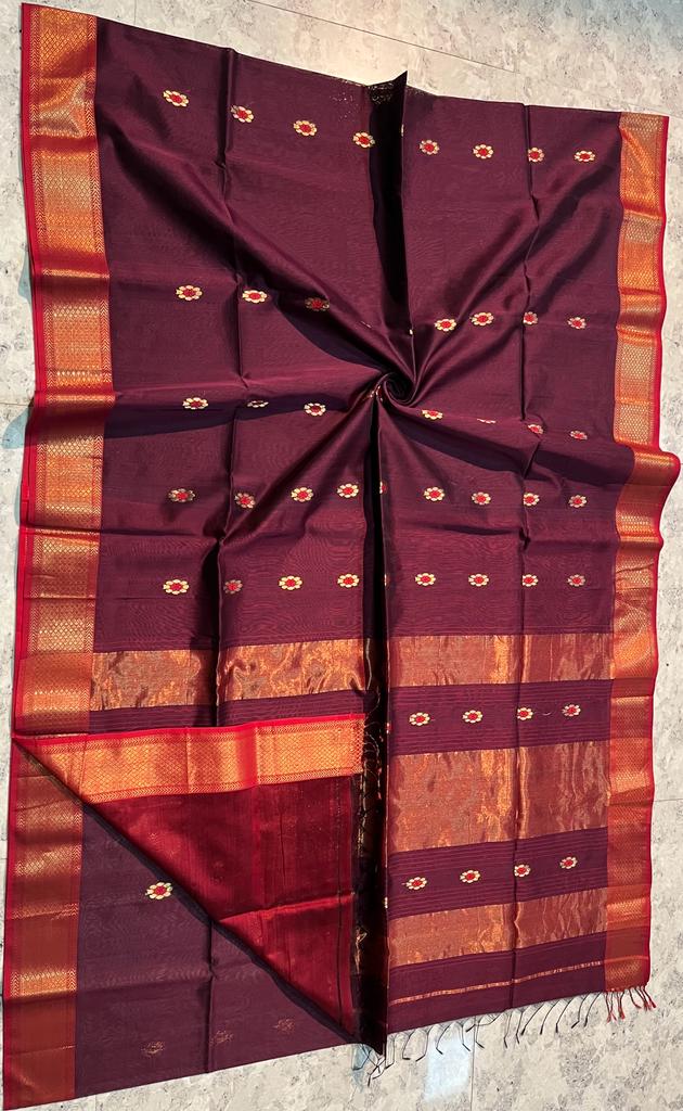 Handloom Maheshwari Silk Saree With Blouse.