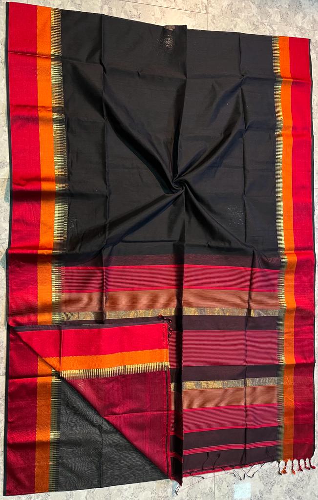 Handloom Maheshwari Silk Saree With Blouse.