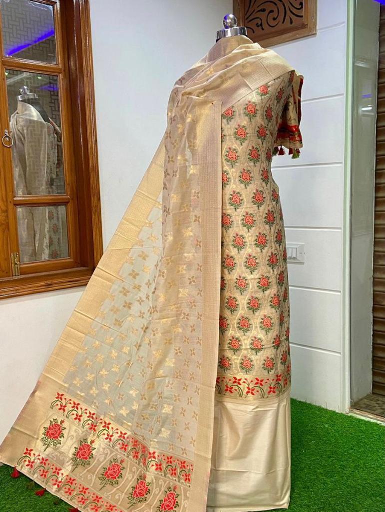 Banarasi Cotton Jamdani weaved Suit With Zari Weaving.