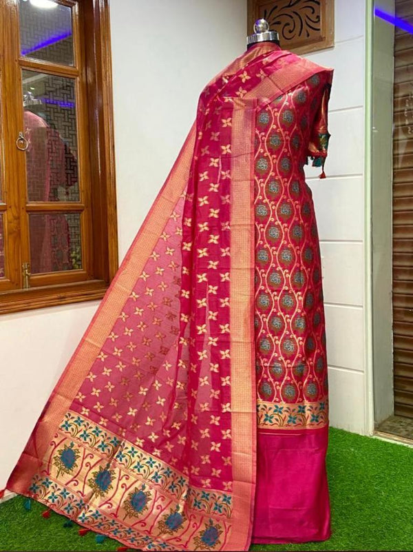 Banarasi Cotton Jamdani weaved Suit With Zari Weaving.