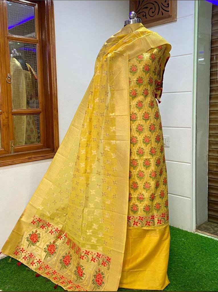 Banarasi Cotton Jamdani weaved Suit With Zari Weaving.