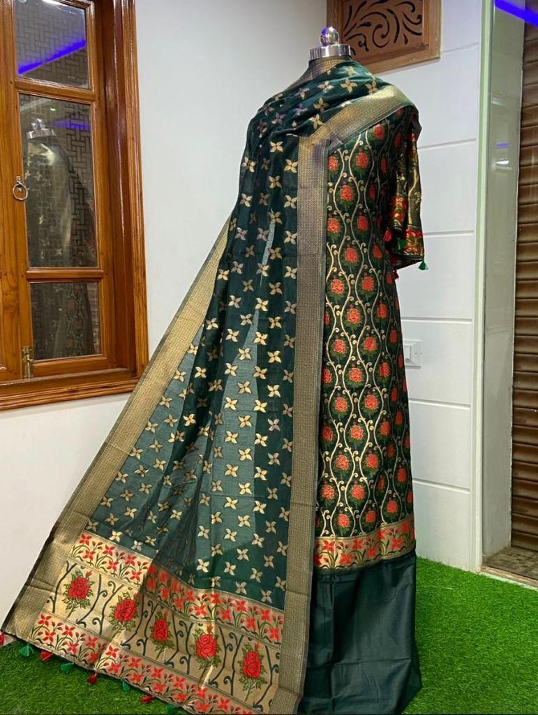 Banarasi Cotton Jamdani weaved Suit With Zari Weaving.