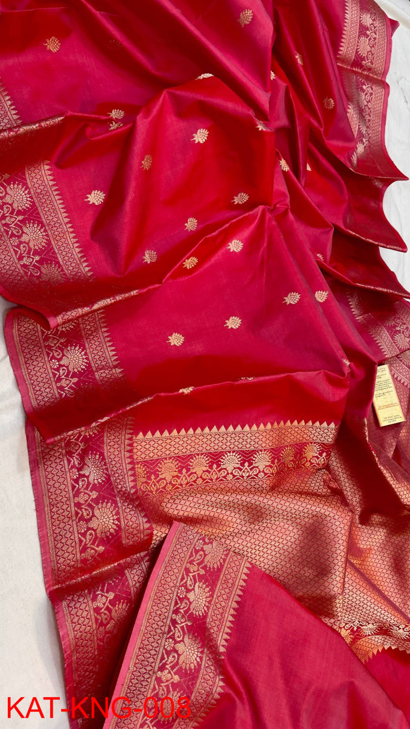 Pure Kanjivaram Silk Hand weaved saree With Blouse.