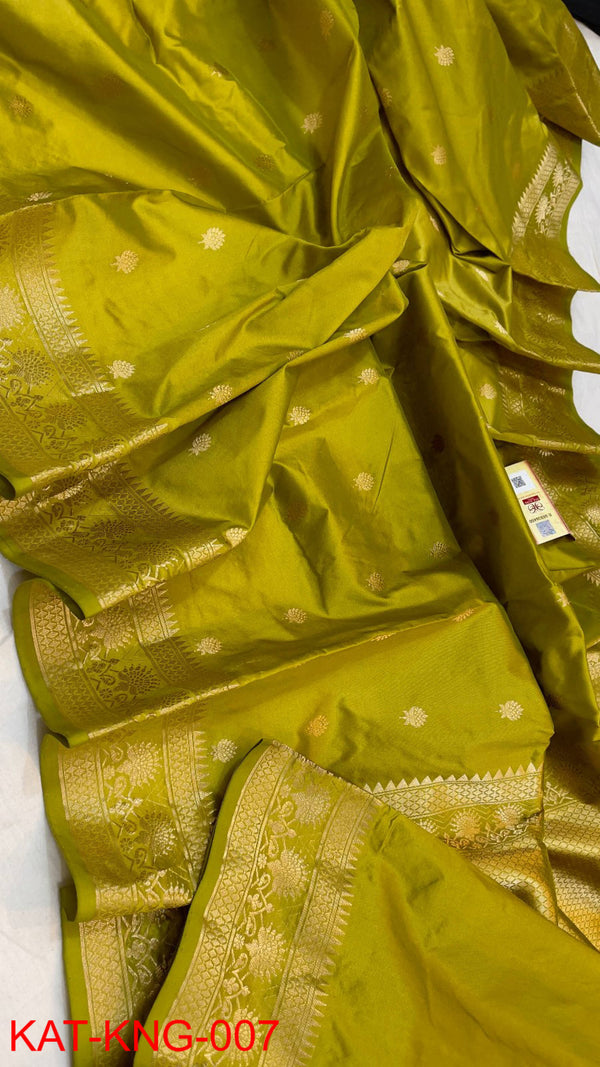 Pure Kanjivaram Silk Hand weaved saree With Blouse.