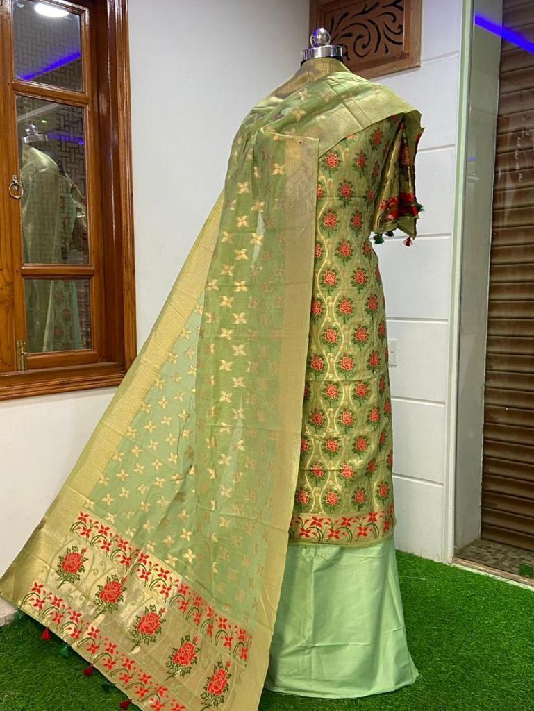 Banarasi Cotton Jamdani weaved Suit With Zari Weaving.