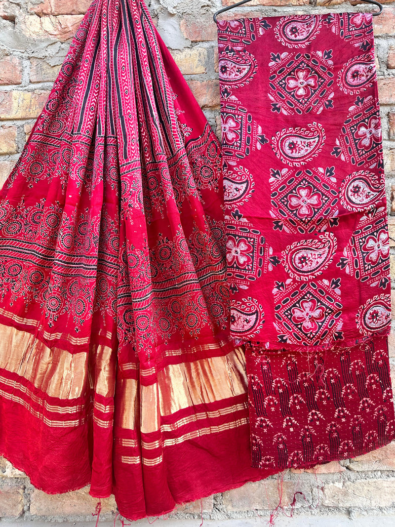 Pure Modal Silk Zari Pallu Weaved 3pc Unstitched Suit .