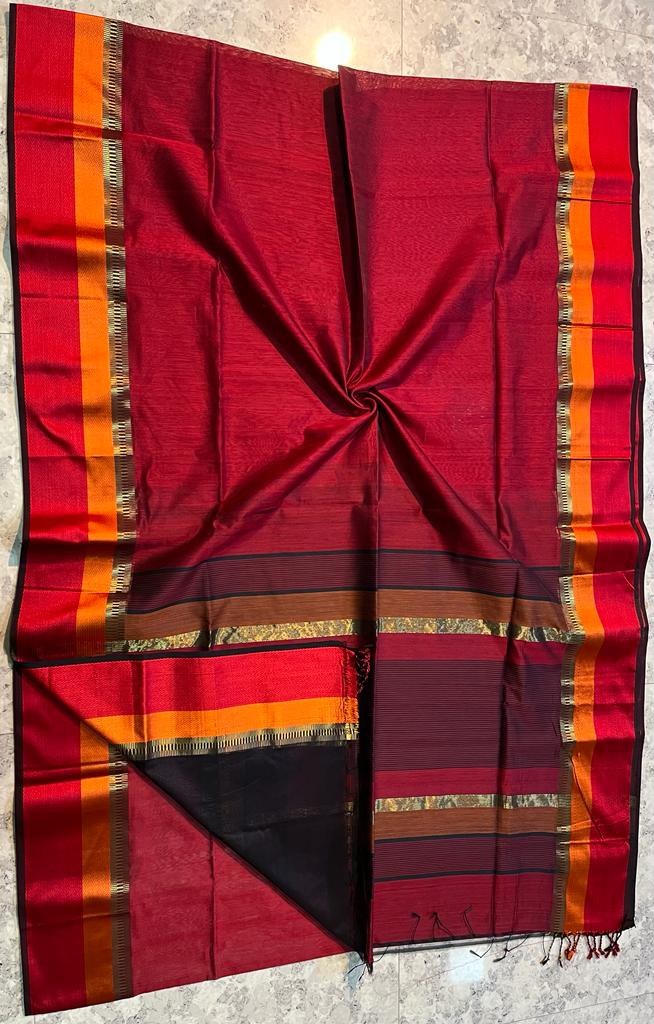 Handloom Maheshwari Silk Saree With Blouse.