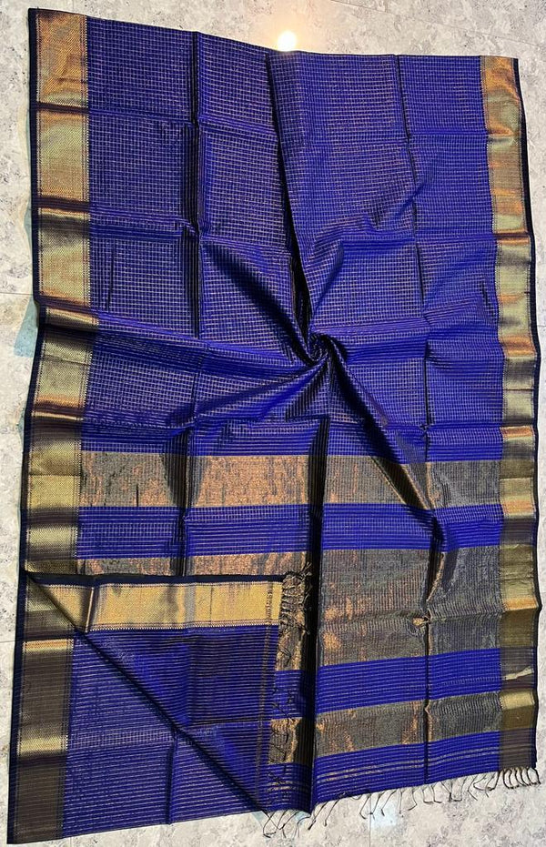 Handloom Maheshwari Silk Saree With Blouse.