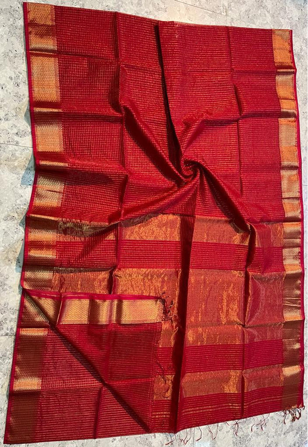 Handloom Maheshwari Silk Saree With Blouse.