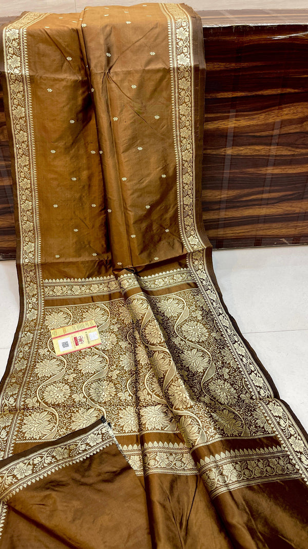 Pure Kanjivaram Silk Hand weaved saree With Blouse. ( length- 6.5 meter )