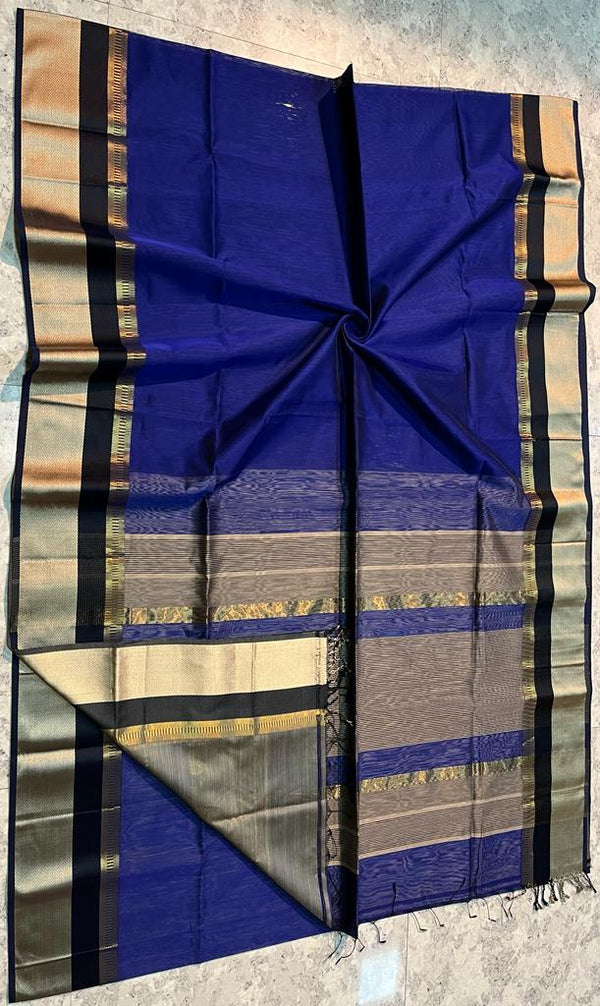 Handloom Maheshwari Silk Saree With Blouse.