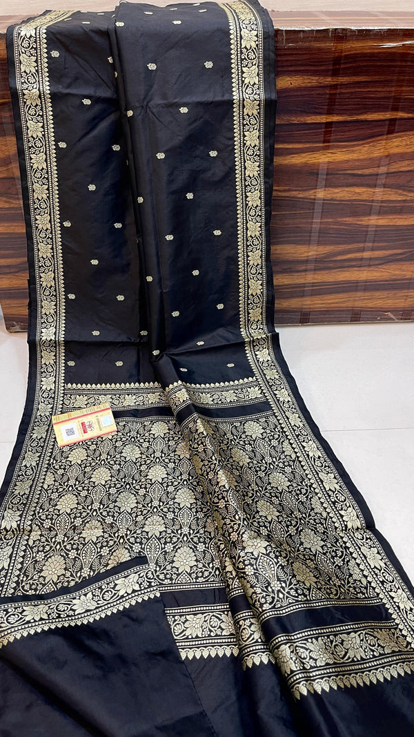 Pure Kanjivaram Silk Hand weaved saree With Blouse. ( length- 6.5 meter )