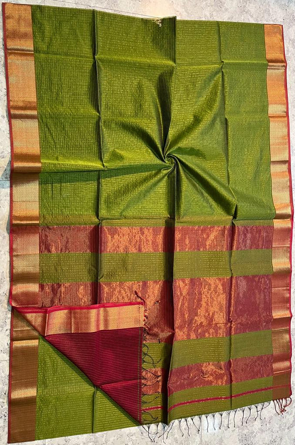 Handloom Maheshwari Silk Saree With Blouse.