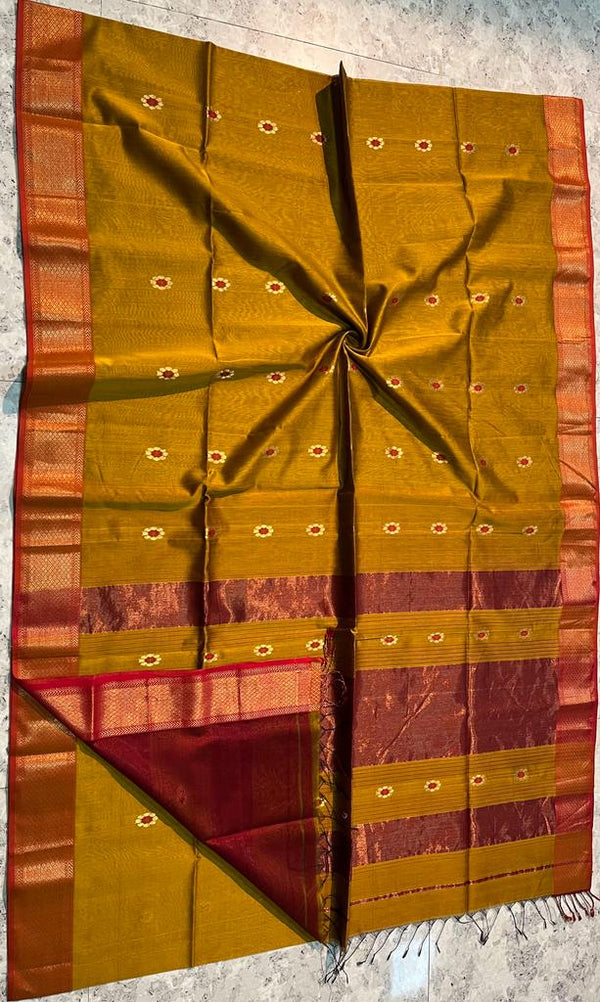 Handloom Maheshwari Silk Saree With Blouse.