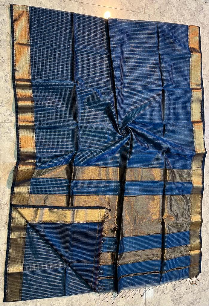 Handloom Maheshwari Silk Saree With Blouse.