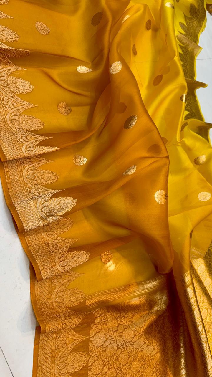 Pure Banarasi Kora Organza Silk Handwoven Zari Work Saree With Silk Mark Certificate ( Length- 6.3 Meter )