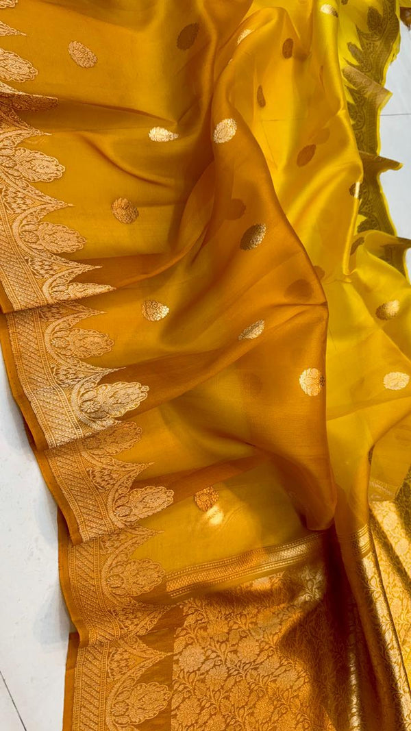 Pure Banarasi Kora Organza Silk Handwoven Zari Work Saree With Silk Mark Certificate ( Length- 6.3 Meter )