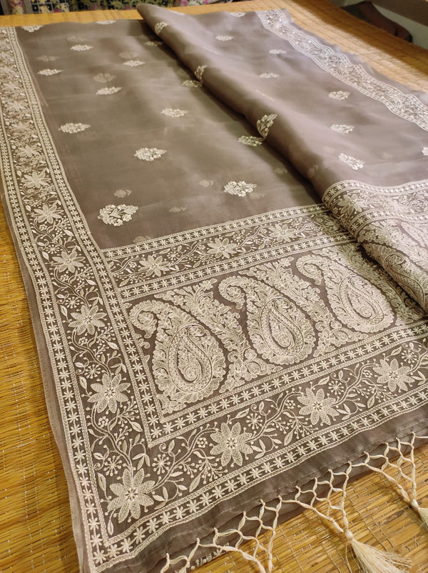 Pure Organza Silk Chikankari Embroidery Work  Saree .