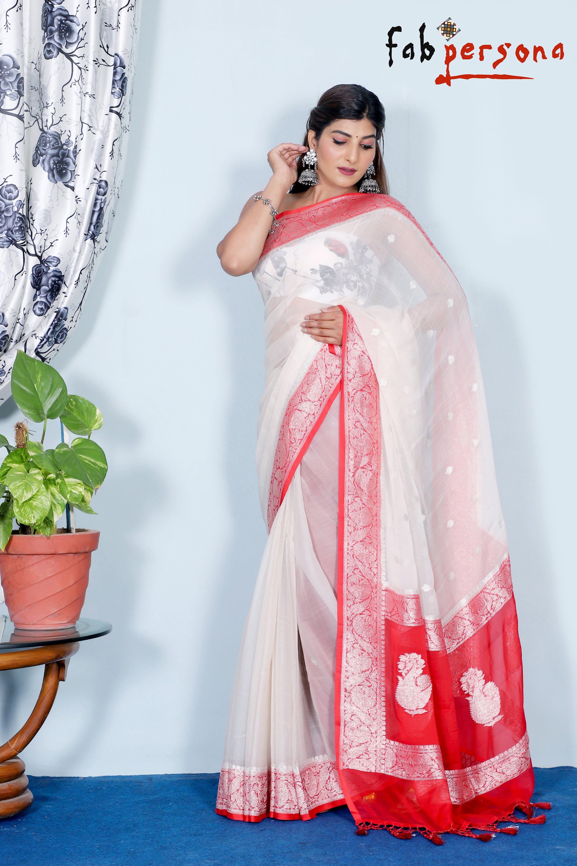 Handwoven Grey Sona Rupa Jangla Saree with Red Selvedge – WeaverStory