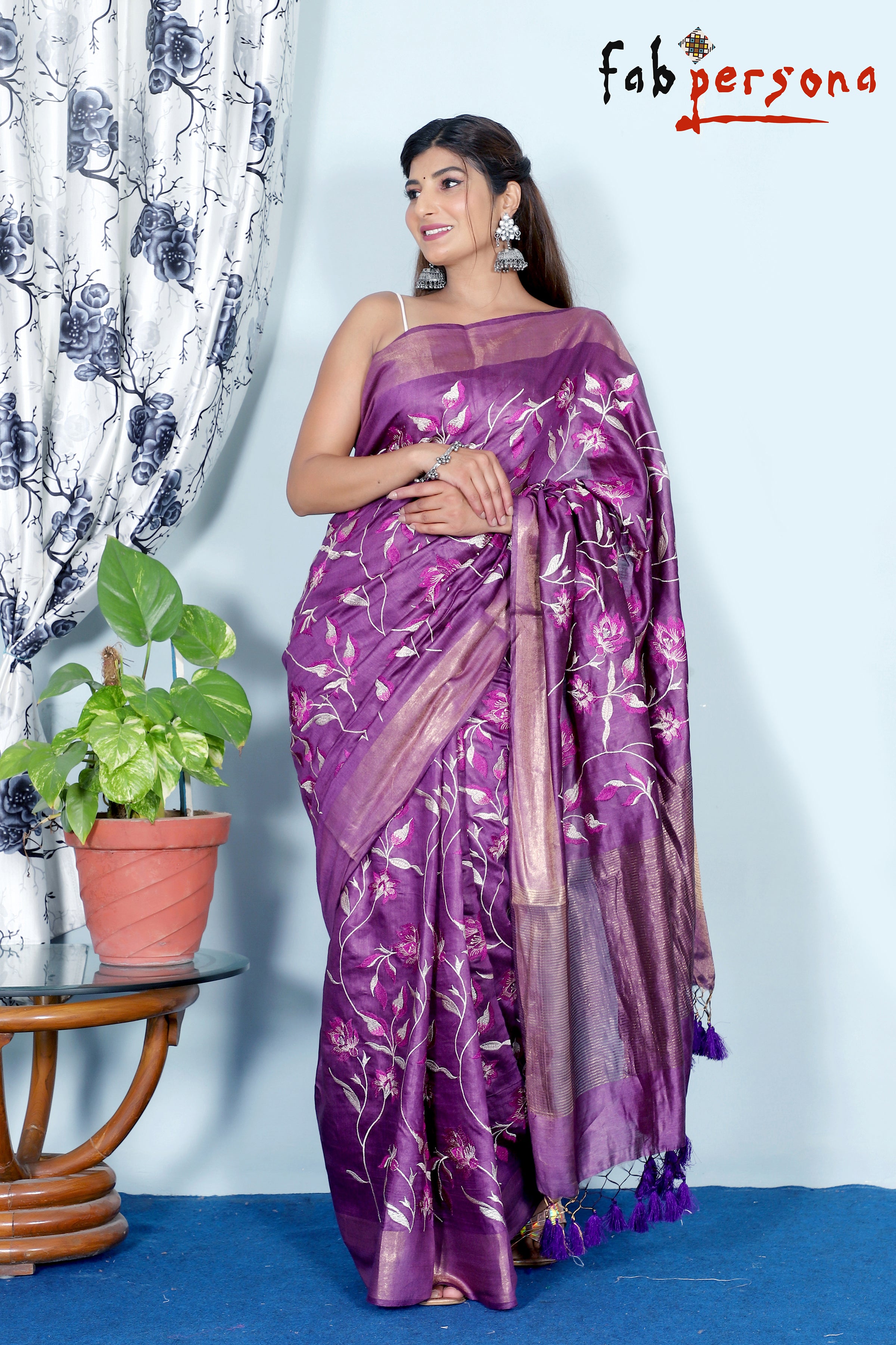 Banarasee Pure Soft Cotton Saree With Blue Leaf Motif Border- Off-Whit