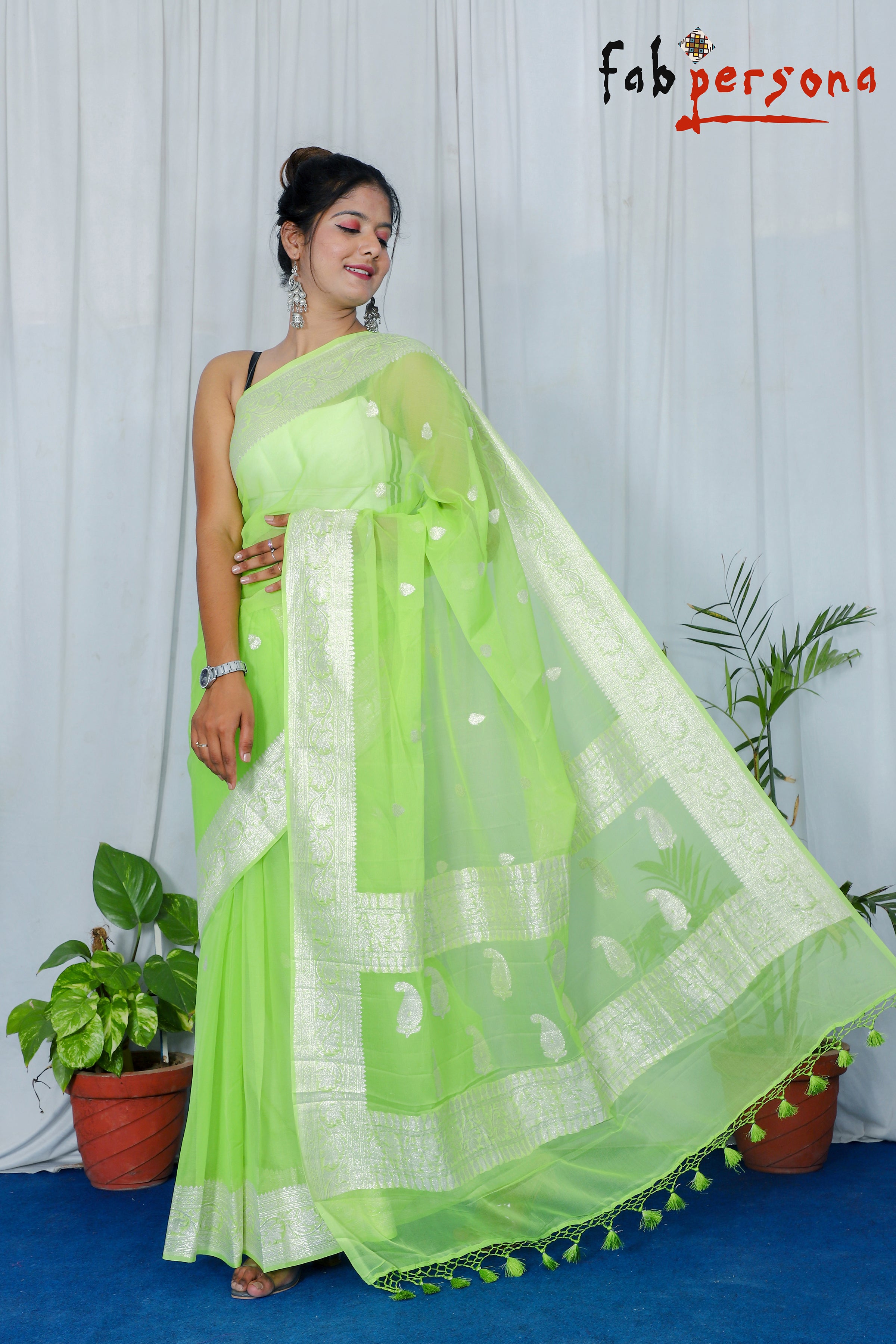 Chiffon Saree- Exclusive Handloom Banarasi Chiffon Khaddi Kariyal Saree –  FashionVibes