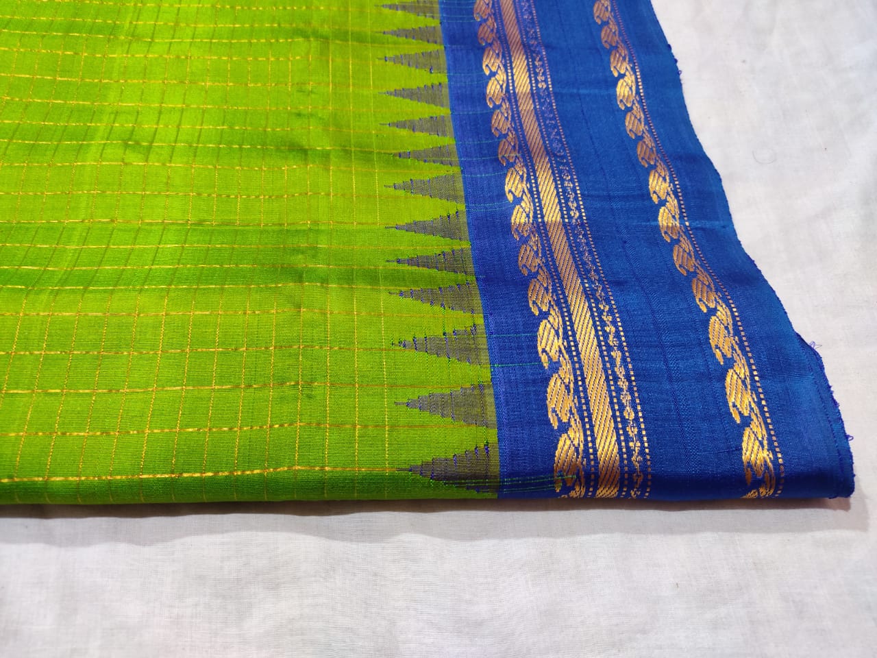 Mango Colour Nauvari Saree | 10up.vn