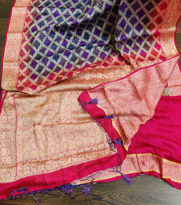 Khaddi Georgette Bandhani Saree With Running Blouse