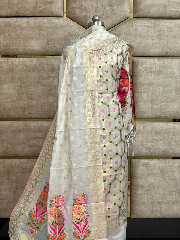 Banarasi Cotton Jamdani weaved Suit With Zari Weaving.